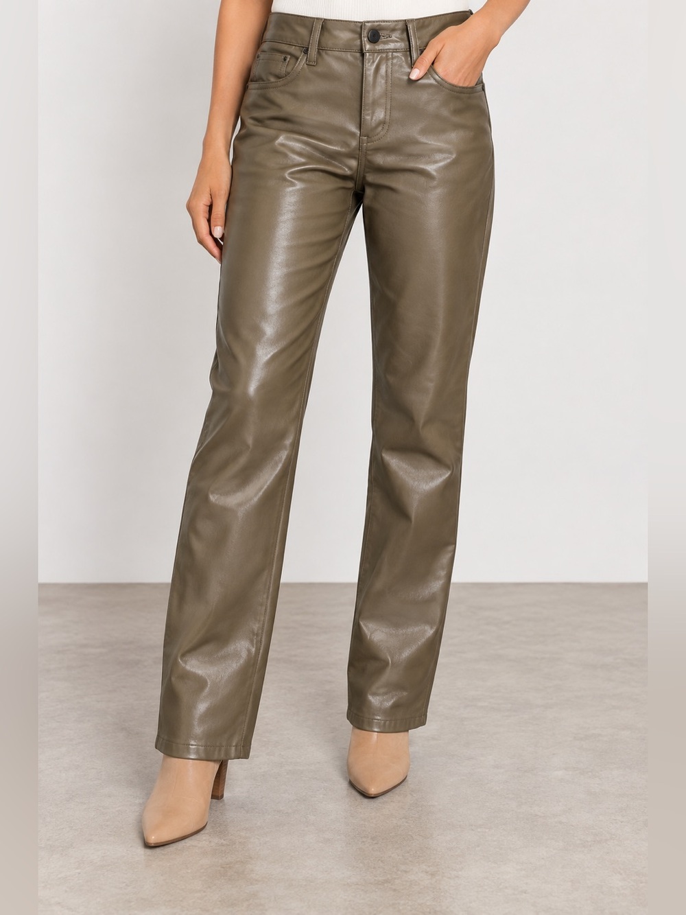 Abercrombie & Fitch 90s Straight Ultra High Rise Vegan Leather Pants 28/6 Long